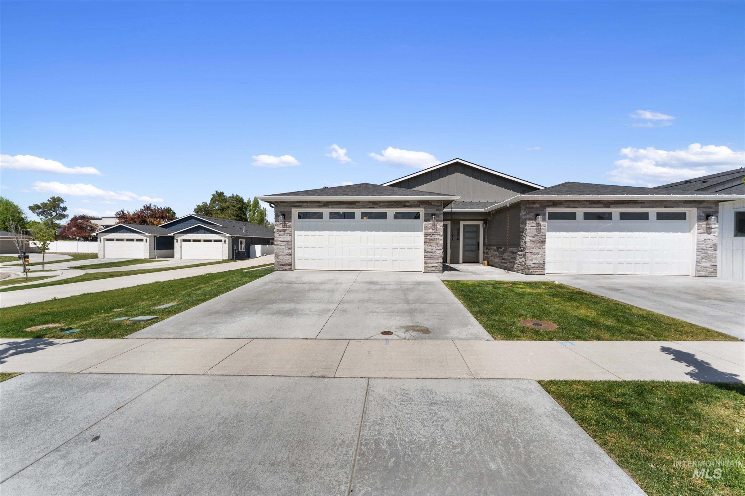 1430 W Lark Ct., Nampa, Idaho 83651-5251, 3 Bedrooms, 2 Bathrooms, Residential For Sale, Price $339,900,MLS 98983241