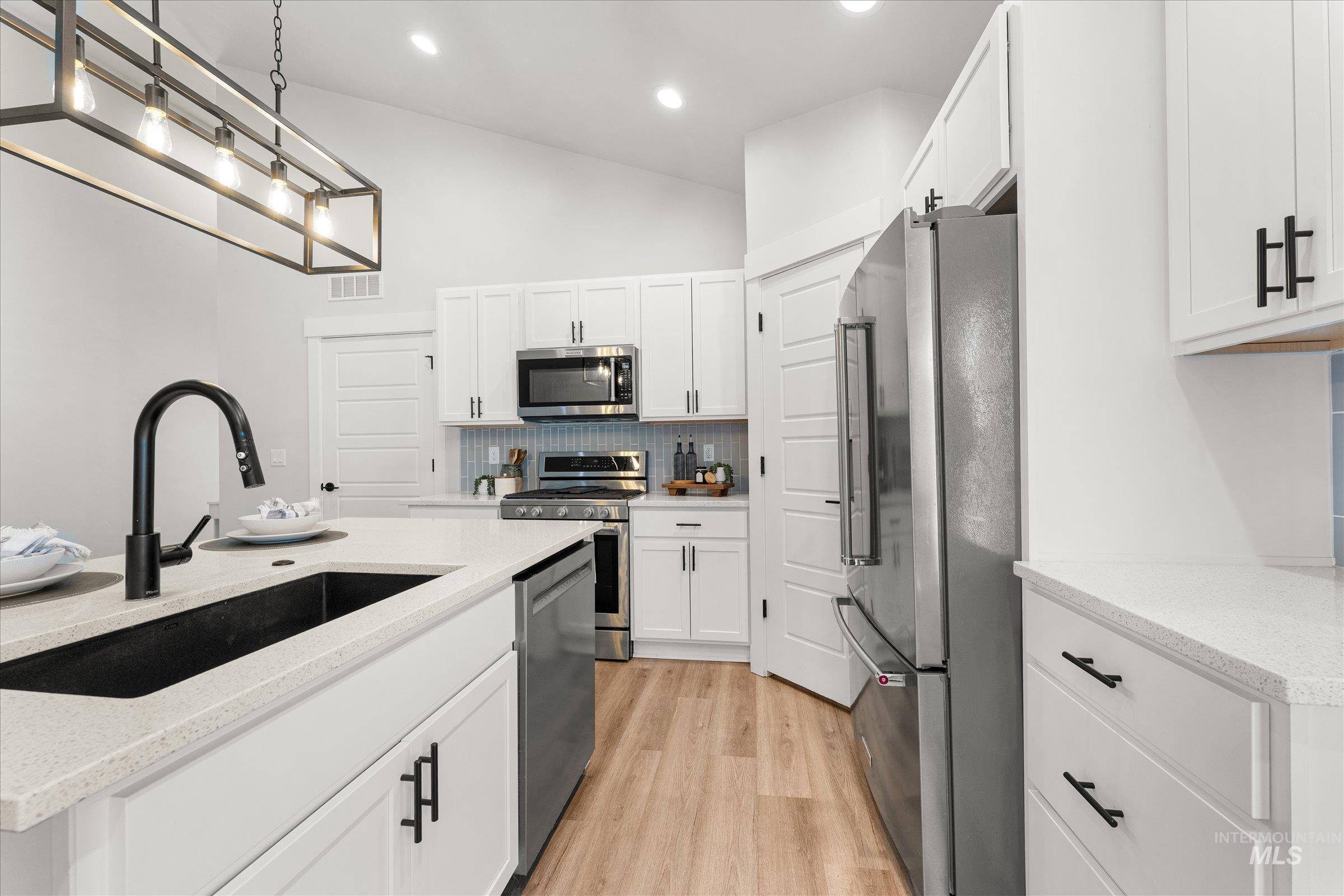 1430 W Lark Ct., Nampa, Idaho 83651-5251, 3 Bedrooms, 2 Bathrooms, Residential For Sale, Price $339,900,MLS 98983241