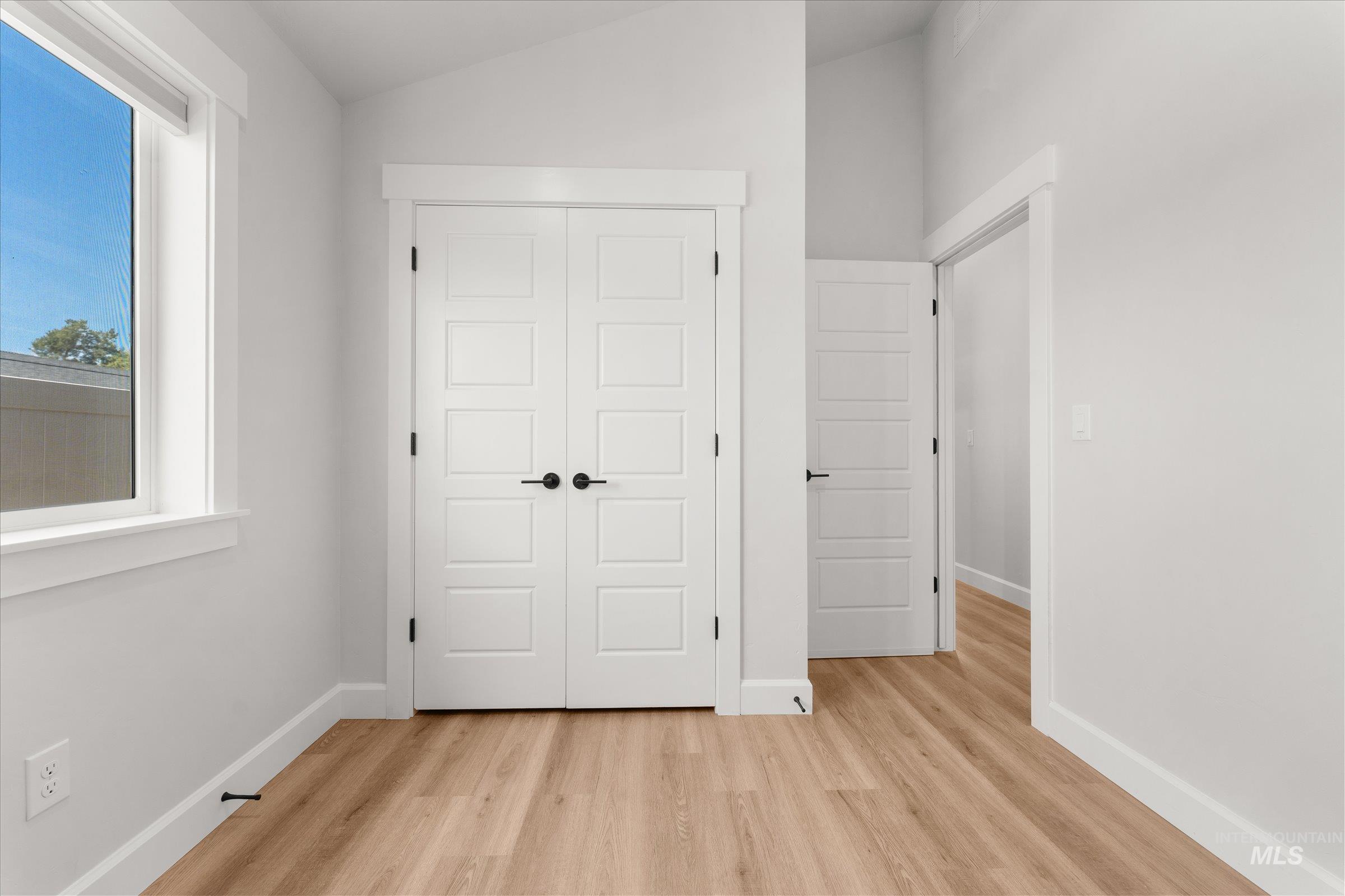 1430 W Lark Ct., Nampa, Idaho 83651-5251, 3 Bedrooms, 2 Bathrooms, Residential For Sale, Price $339,900,MLS 98983241