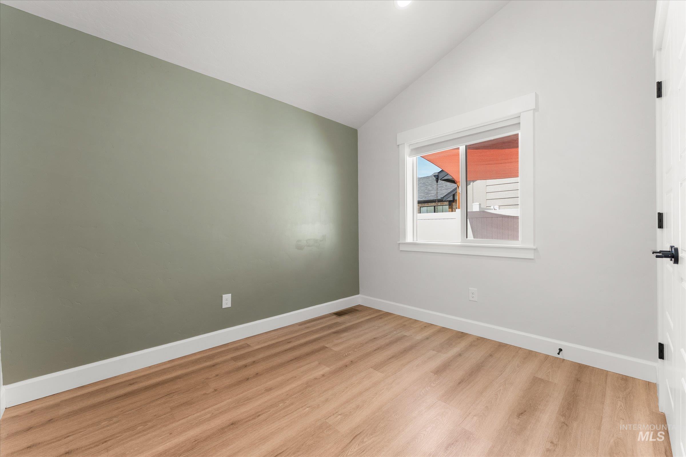 1430 W Lark Ct., Nampa, Idaho 83651-5251, 3 Bedrooms, 2 Bathrooms, Residential For Sale, Price $339,900,MLS 98983241