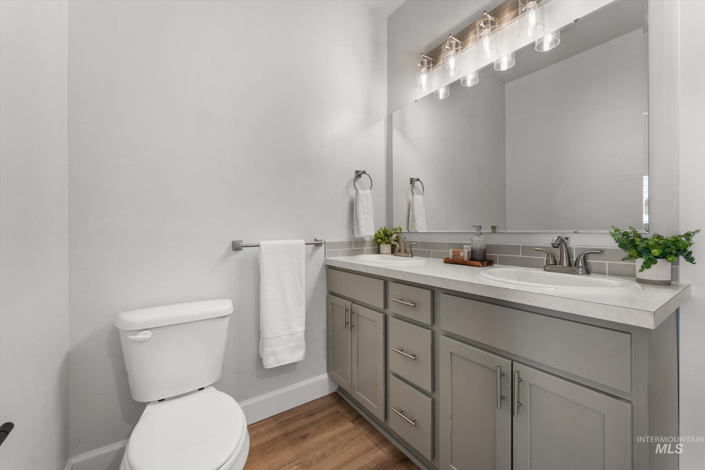 1430 W Lark Ct., Nampa, Idaho 83651-5251, 3 Bedrooms, 2 Bathrooms, Residential For Sale, Price $339,900,MLS 98983241