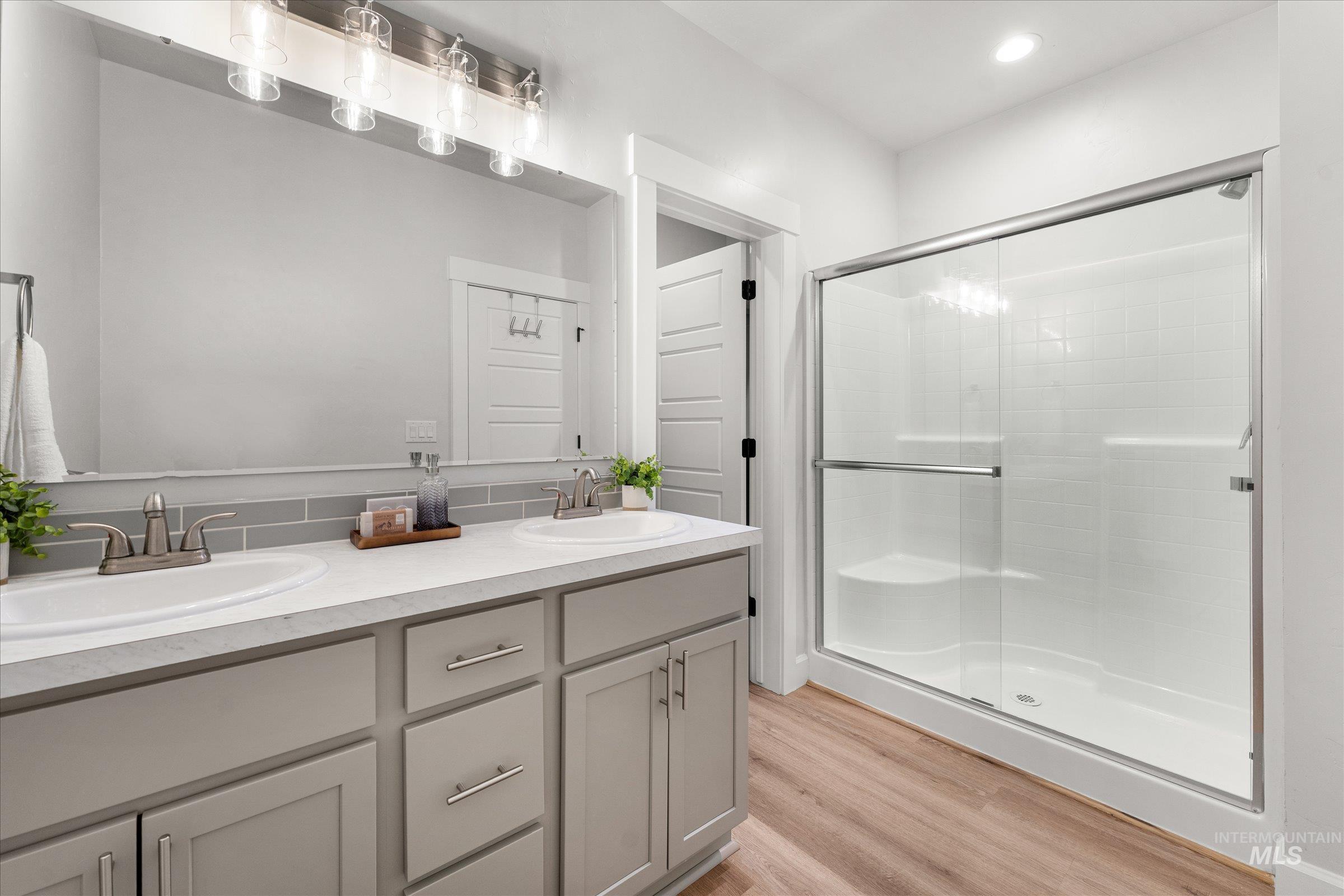 1430 W Lark Ct., Nampa, Idaho 83651-5251, 3 Bedrooms, 2 Bathrooms, Residential For Sale, Price $339,900,MLS 98983241