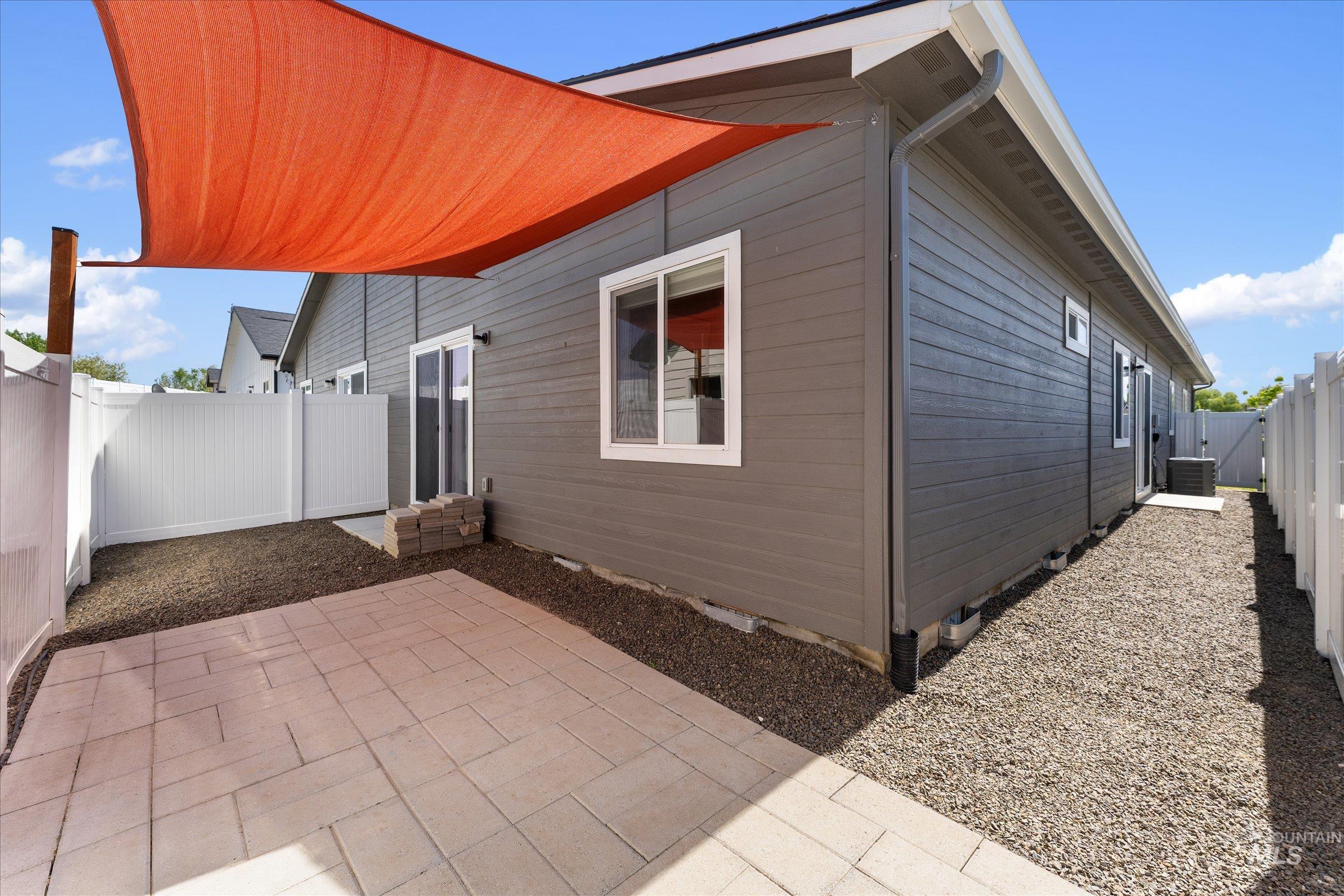 1430 W Lark Ct., Nampa, Idaho 83651-5251, 3 Bedrooms, 2 Bathrooms, Residential For Sale, Price $339,900,MLS 98983241