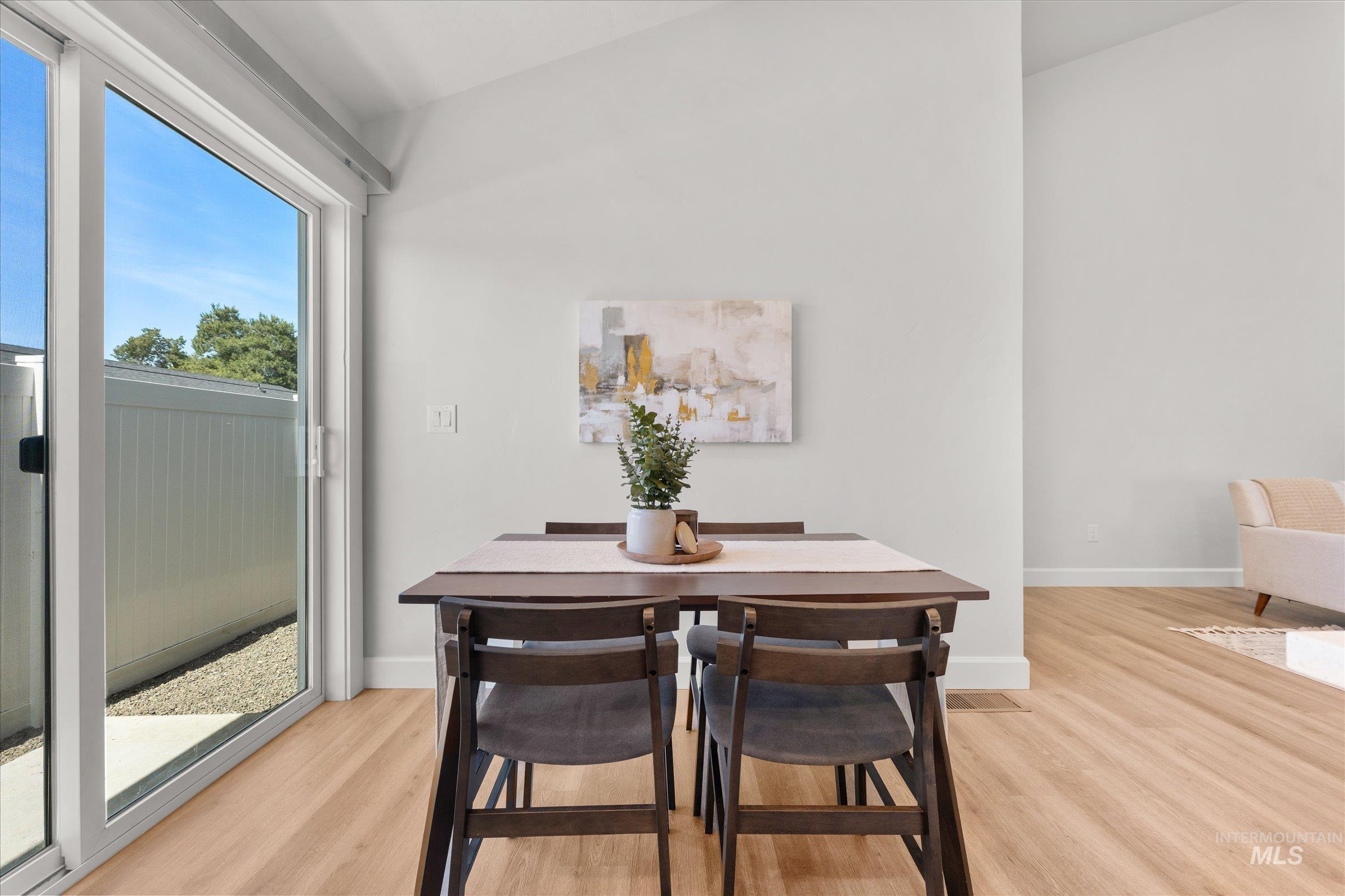 1430 W Lark Ct., Nampa, Idaho 83651-5251, 3 Bedrooms, 2 Bathrooms, Residential For Sale, Price $339,900,MLS 98983241