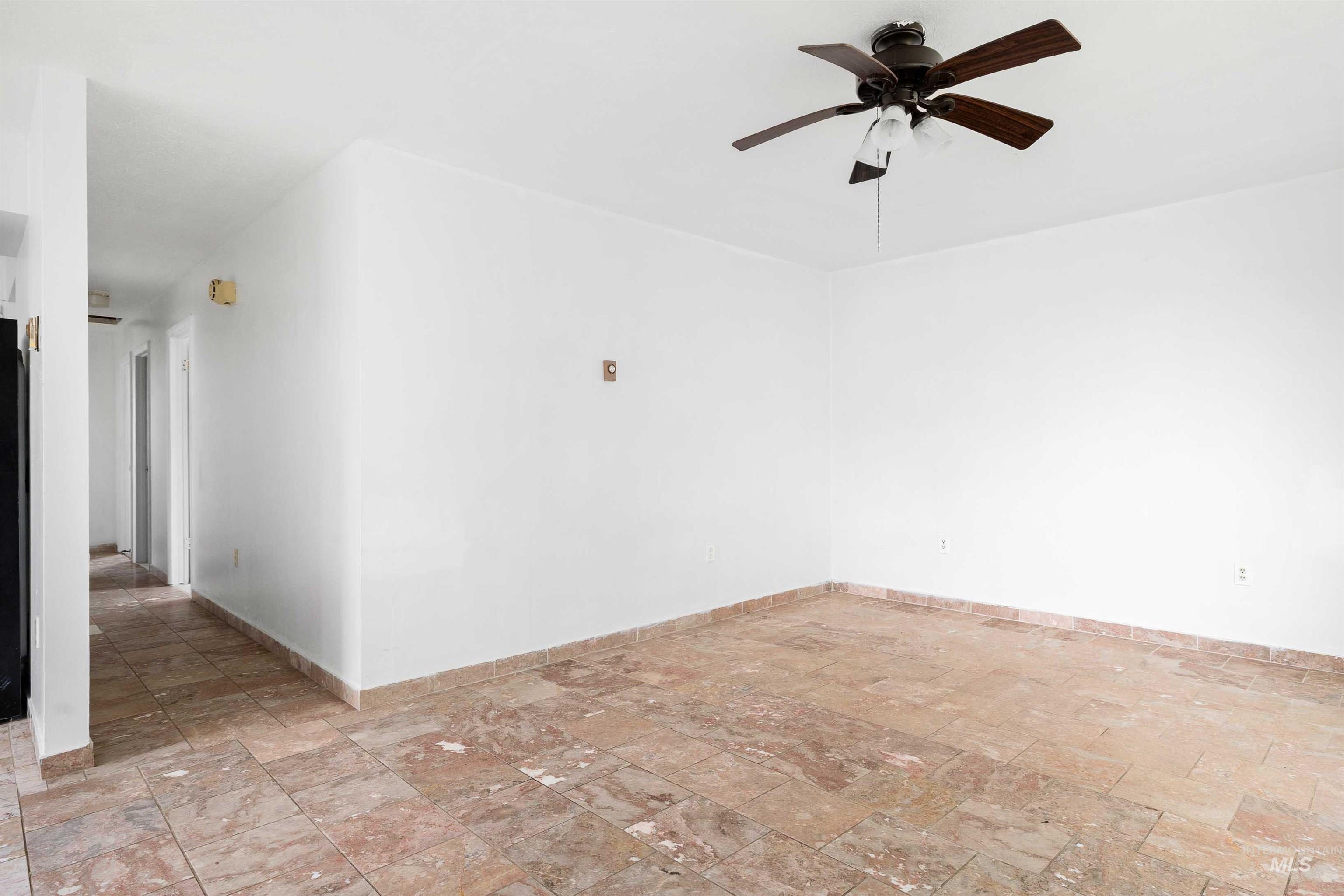 1850 18th Circle Drive, Heyburn, Idaho 83336, 3 Bedrooms, 1 Bathroom, Residential For Sale, Price $250,000,MLS 98983242