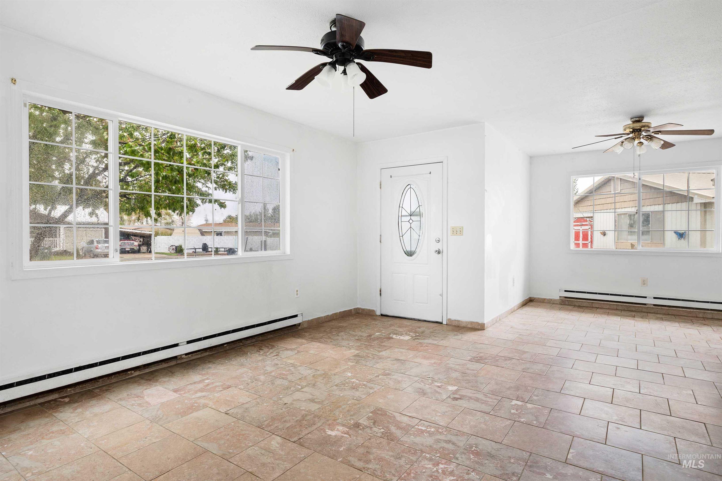 1850 18th Circle Drive, Heyburn, Idaho 83336, 3 Bedrooms, 1 Bathroom, Residential For Sale, Price $250,000,MLS 98983242