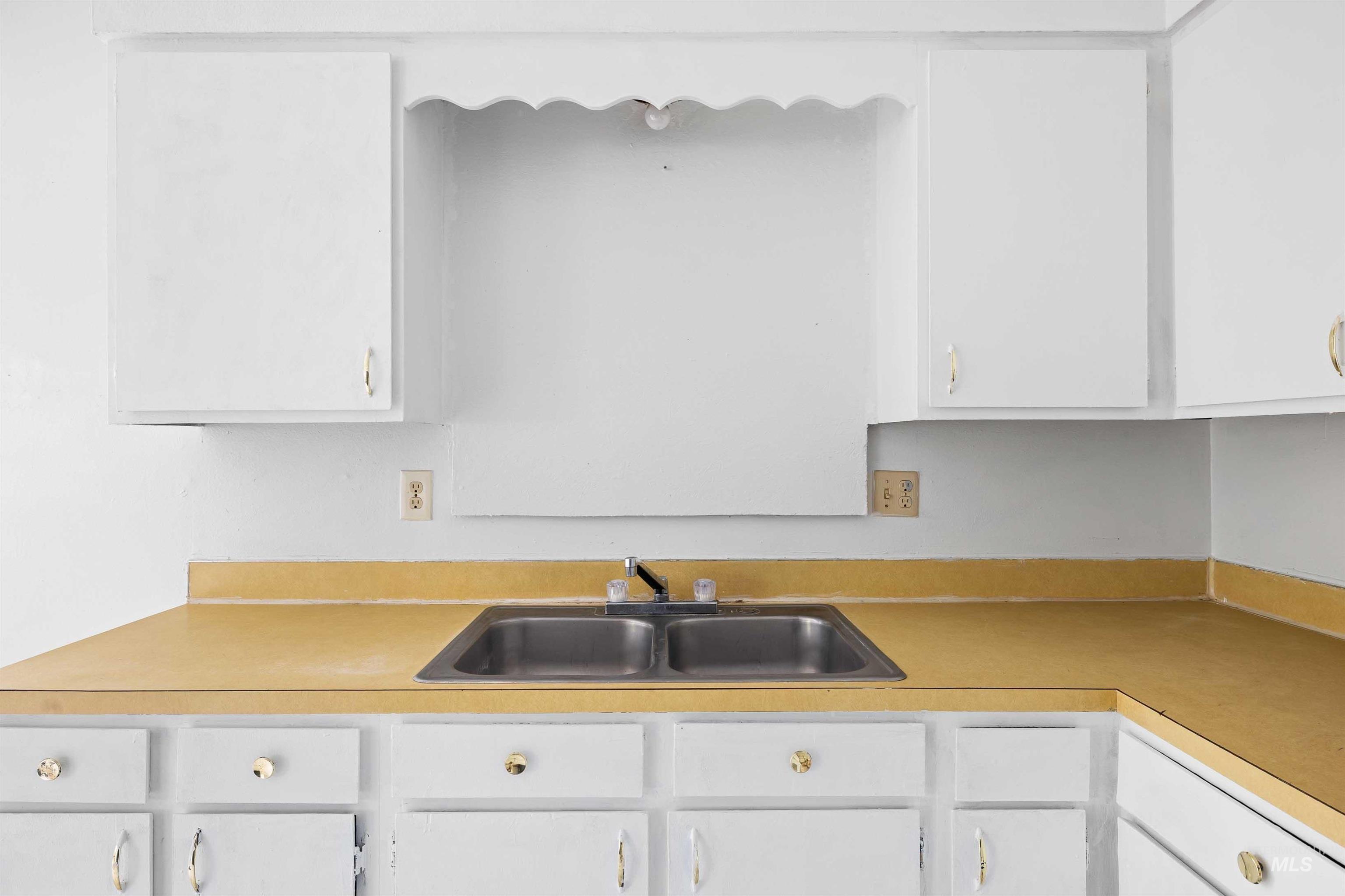 1850 18th Circle Drive, Heyburn, Idaho 83336, 3 Bedrooms, 1 Bathroom, Residential For Sale, Price $250,000,MLS 98983242