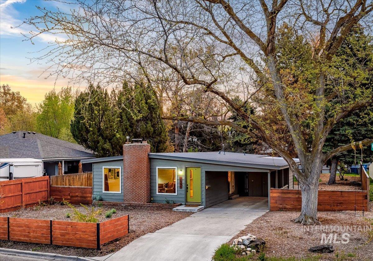 2500 N 32nd St, Boise, Idaho 83703, 3 Bedrooms, 1 Bathroom, Residential For Sale, Price $547,000,MLS 98983244