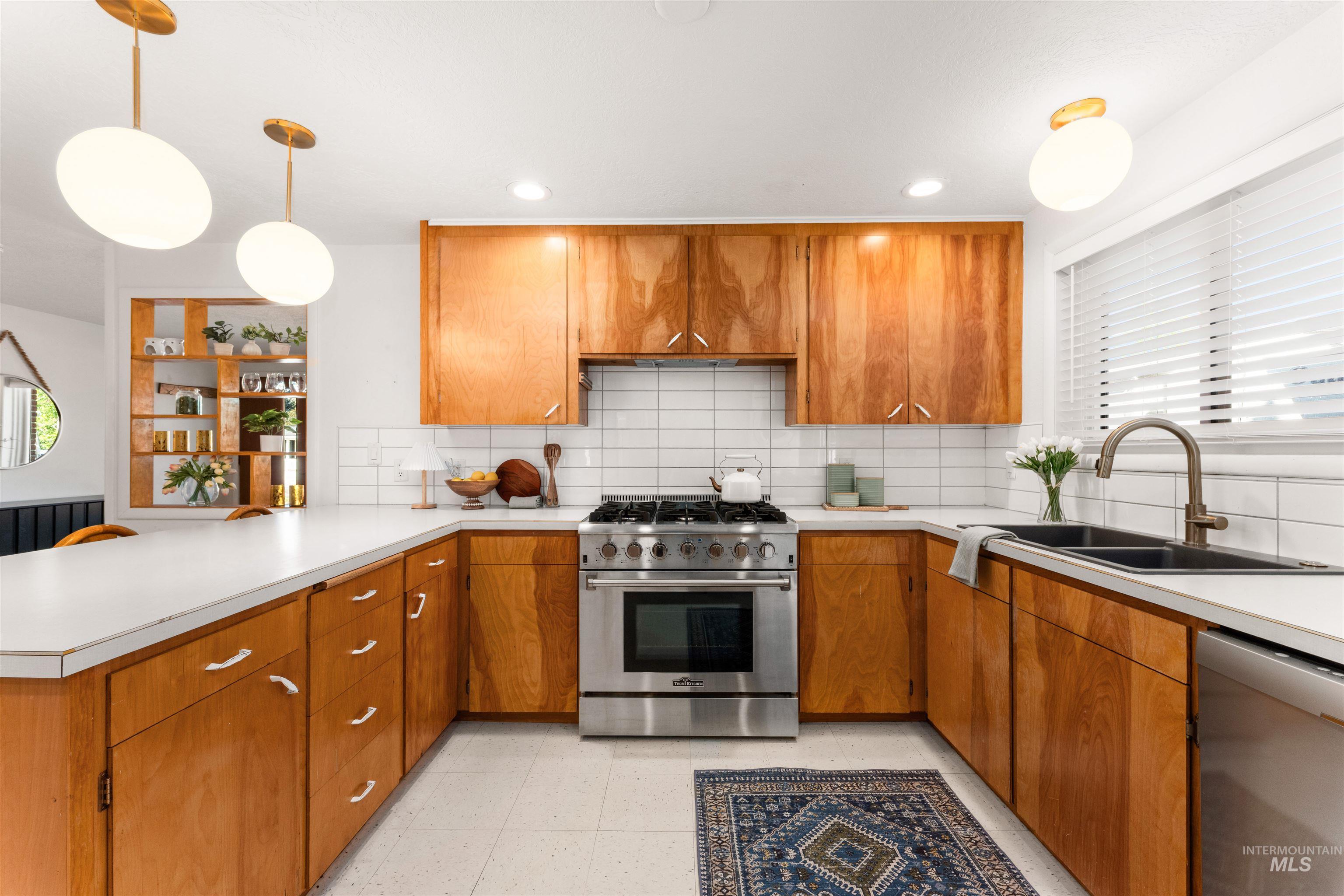 2500 N 32nd St, Boise, Idaho 83703, 3 Bedrooms, 1 Bathroom, Residential For Sale, Price $547,000,MLS 98983244