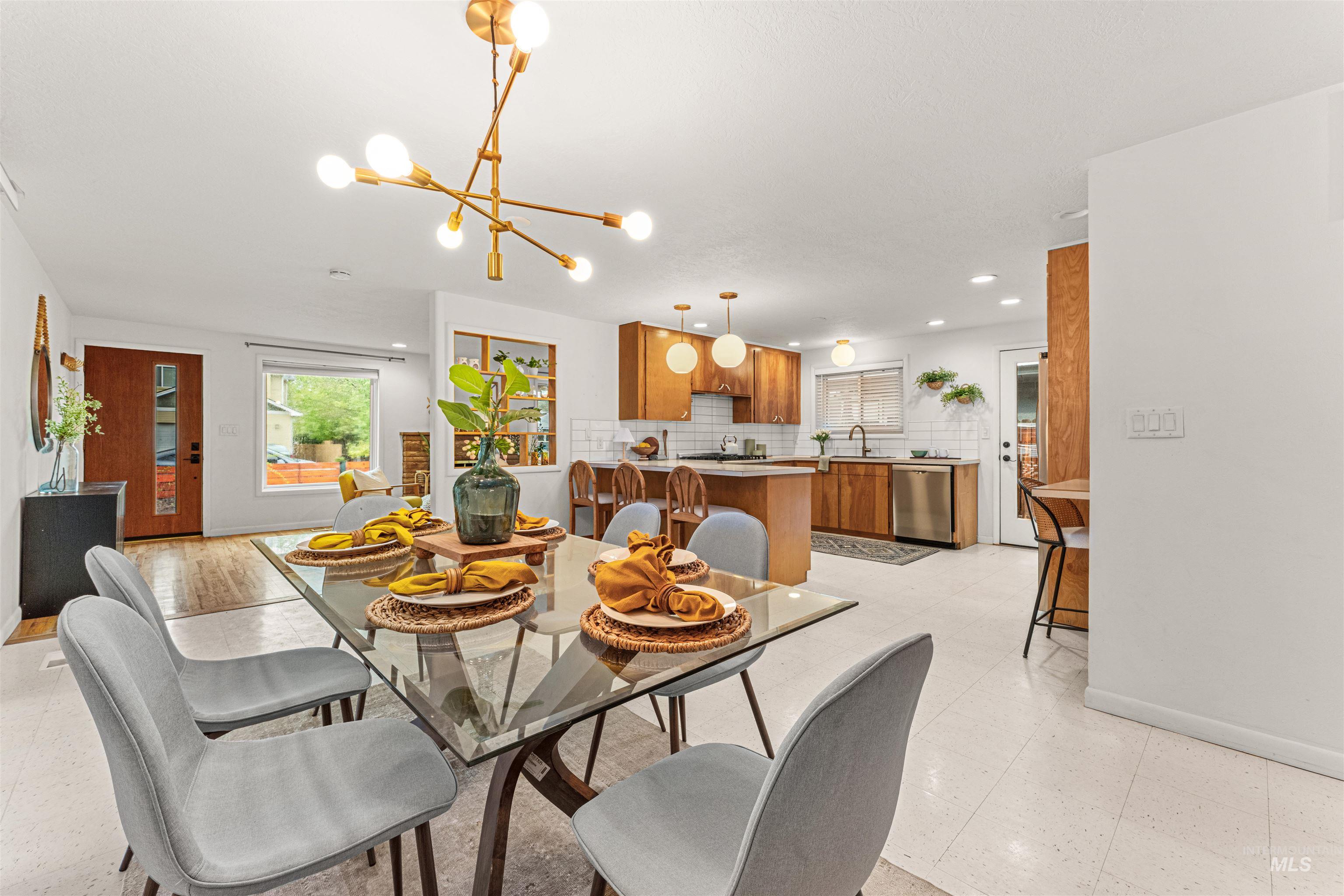 2500 N 32nd St, Boise, Idaho 83703, 3 Bedrooms, 1 Bathroom, Residential For Sale, Price $547,000,MLS 98983244