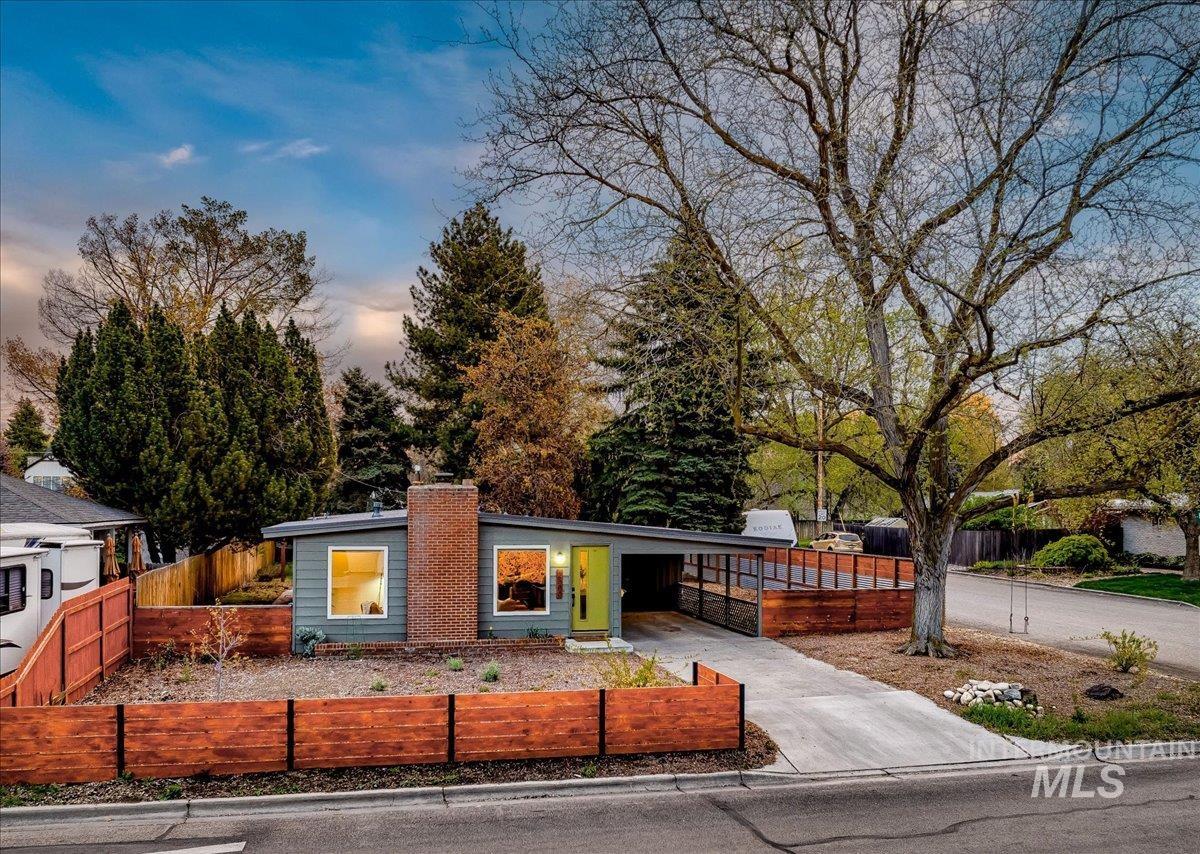 2500 N 32nd St, Boise, Idaho 83703, 3 Bedrooms, 1 Bathroom, Residential For Sale, Price $547,000,MLS 98983244