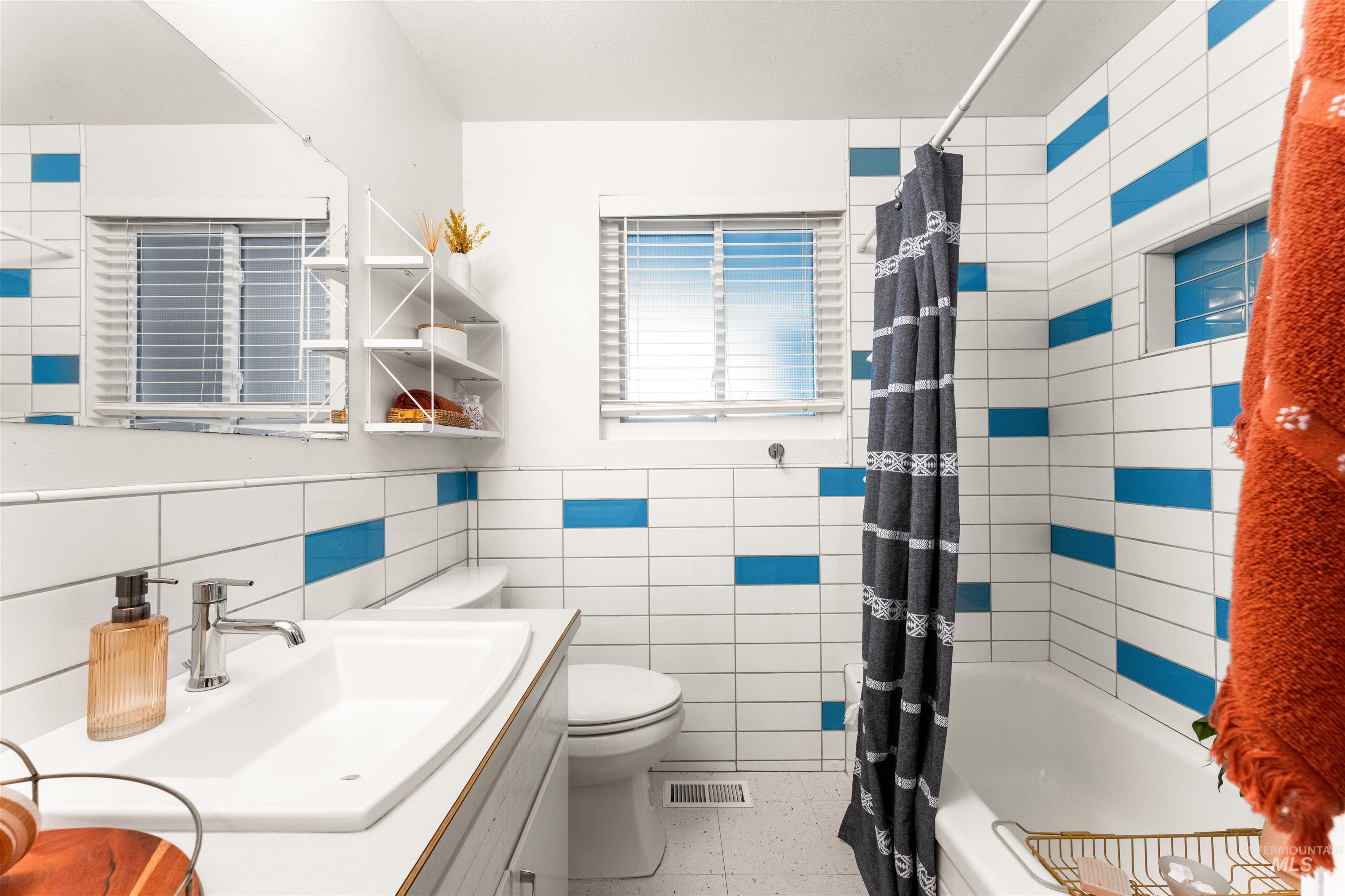 2500 N 32nd St, Boise, Idaho 83703, 3 Bedrooms, 1 Bathroom, Residential For Sale, Price $547,000,MLS 98983244