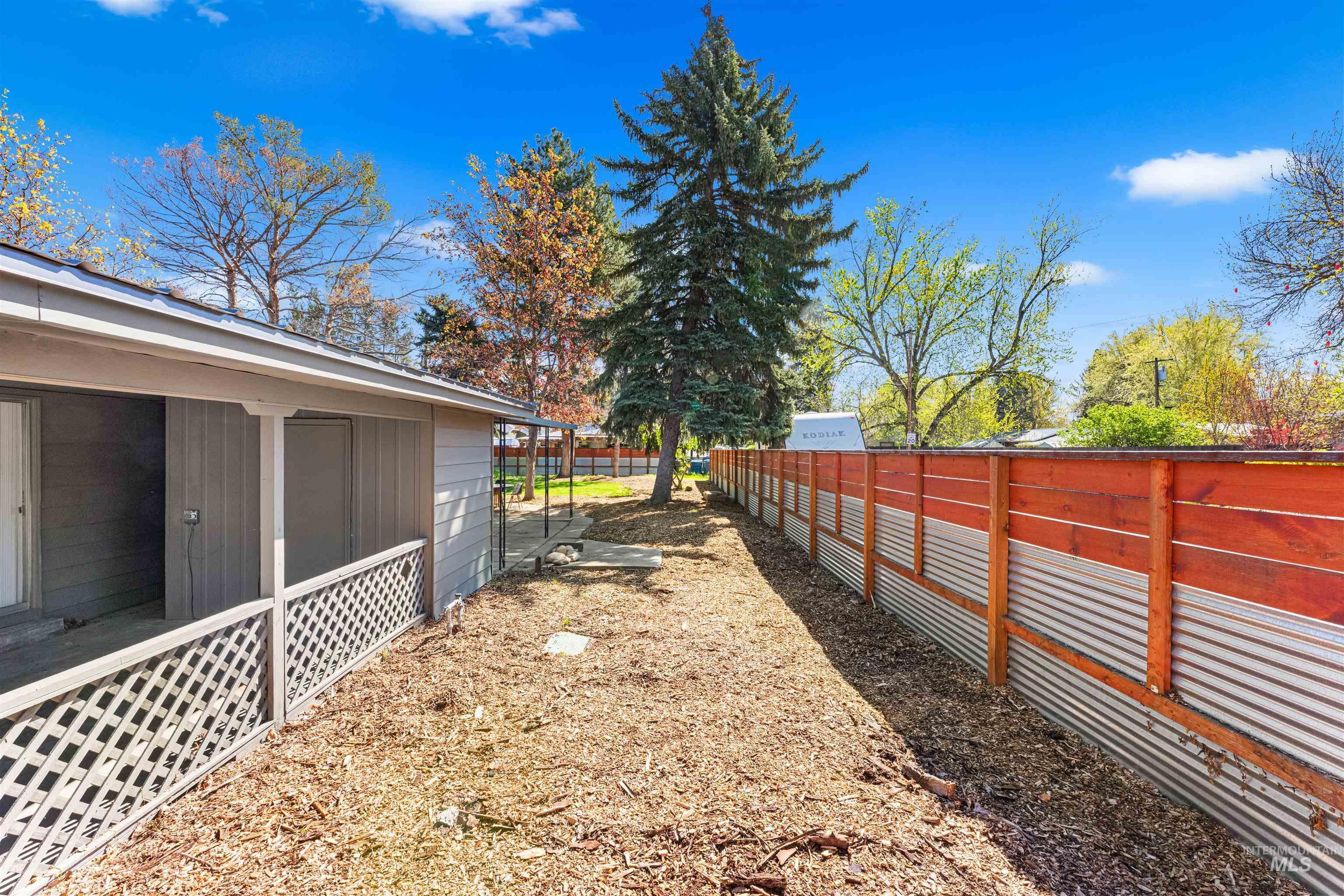 2500 N 32nd St, Boise, Idaho 83703, 3 Bedrooms, 1 Bathroom, Residential For Sale, Price $547,000,MLS 98983244