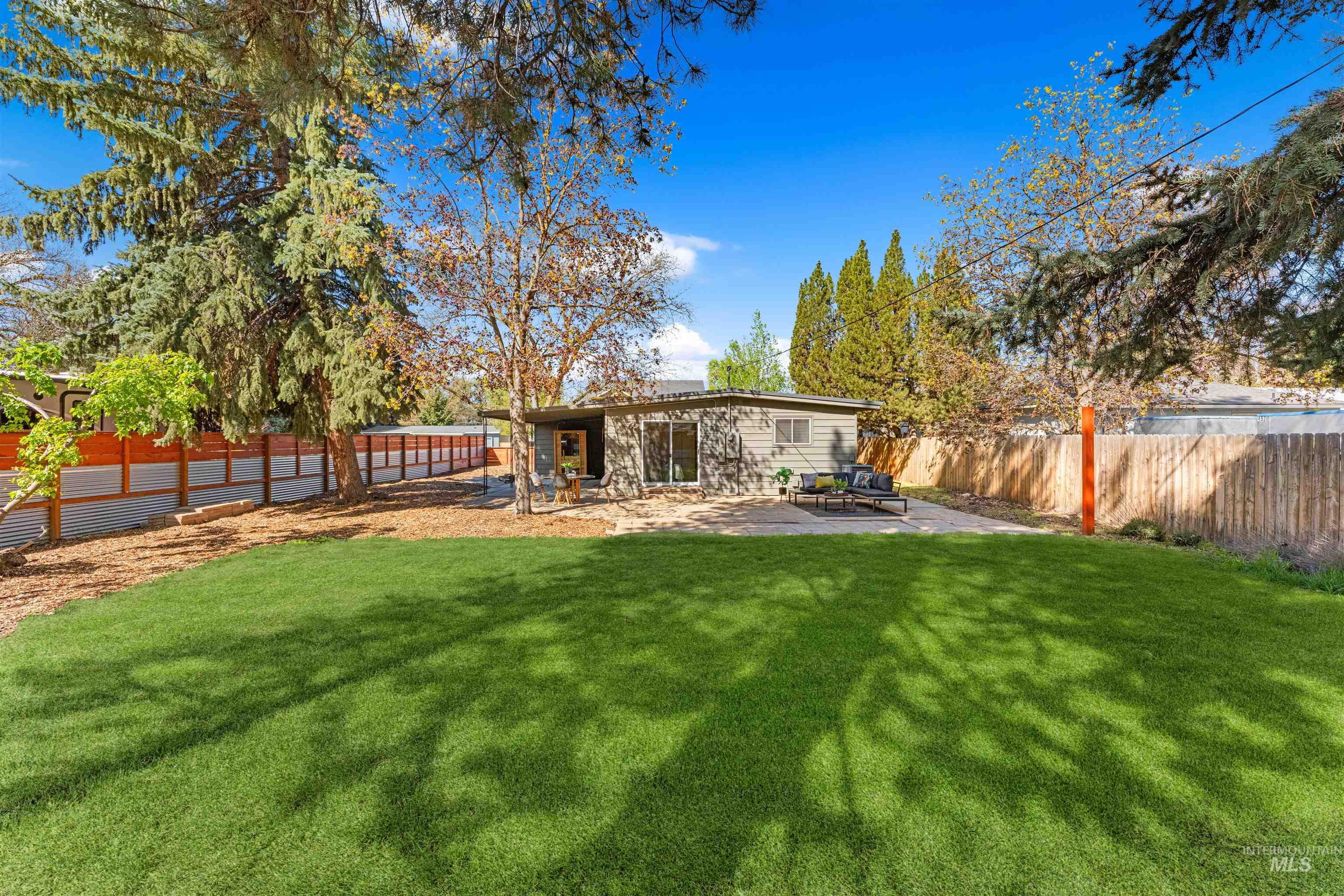 2500 N 32nd St, Boise, Idaho 83703, 3 Bedrooms, 1 Bathroom, Residential For Sale, Price $547,000,MLS 98983244