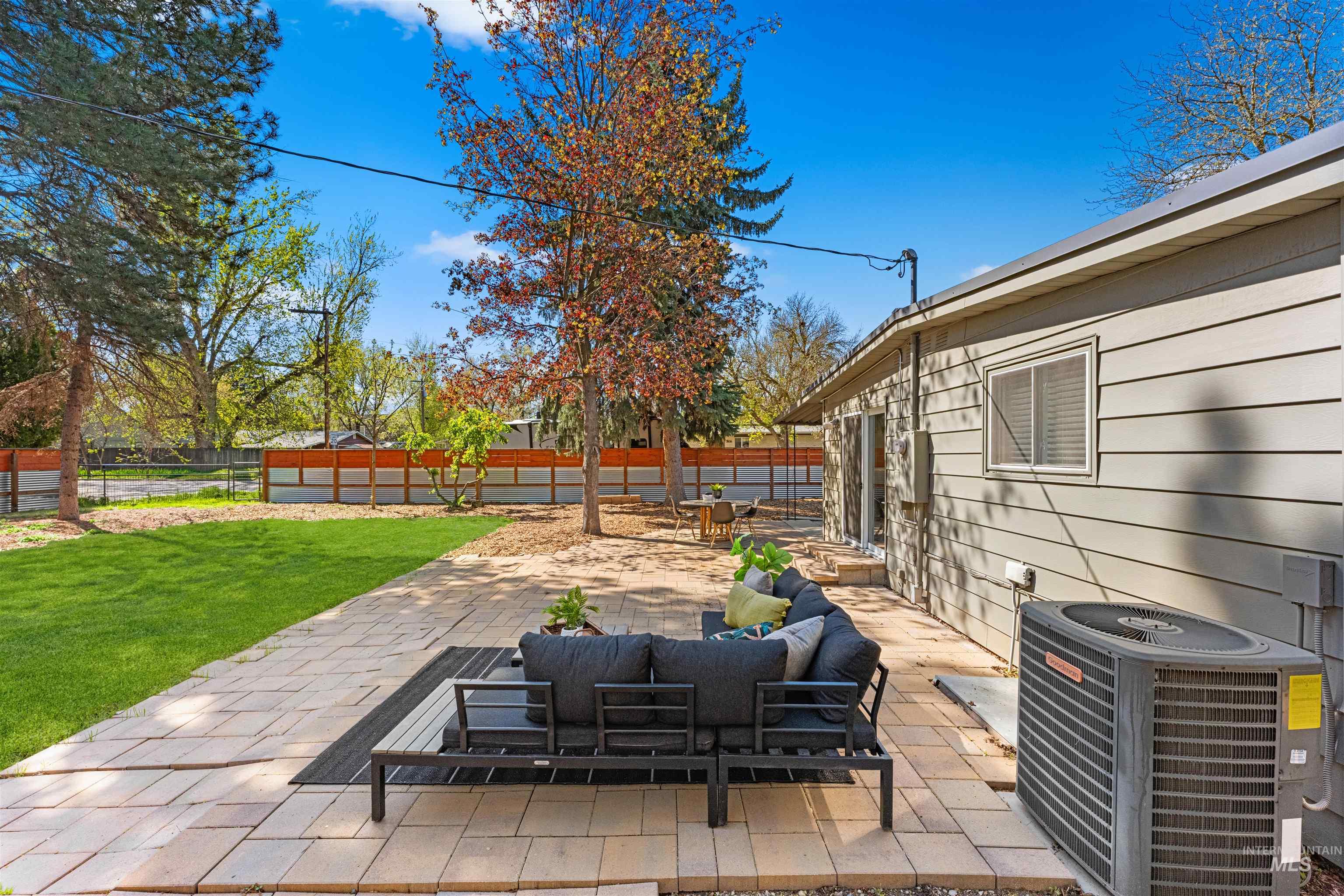 2500 N 32nd St, Boise, Idaho 83703, 3 Bedrooms, 1 Bathroom, Residential For Sale, Price $547,000,MLS 98983244