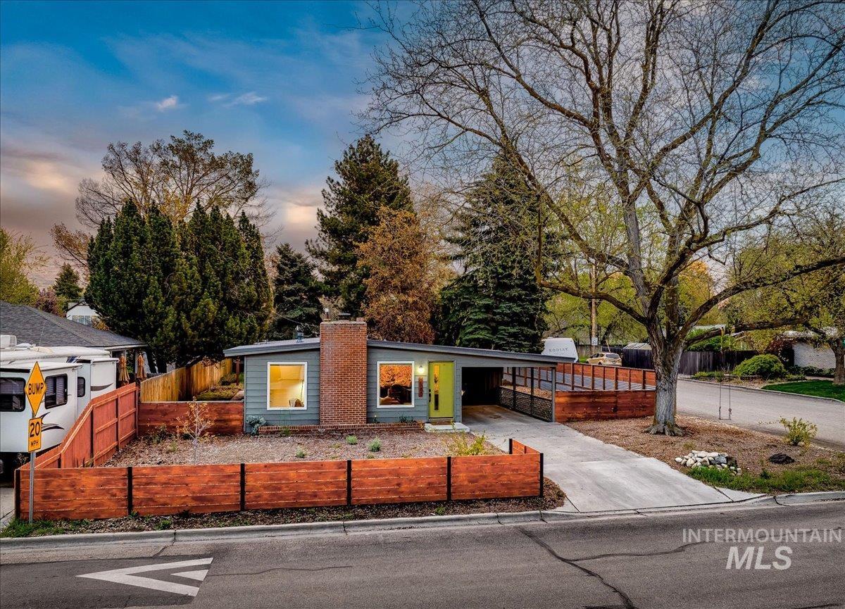 2500 N 32nd St, Boise, Idaho 83703, 3 Bedrooms, 1 Bathroom, Residential For Sale, Price $547,000,MLS 98983244