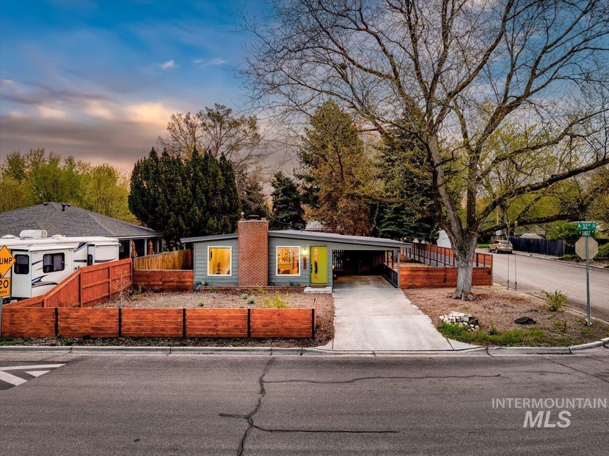 2500 N 32nd St, Boise, Idaho 83703, 3 Bedrooms, 1 Bathroom, Residential For Sale, Price $547,000,MLS 98983244