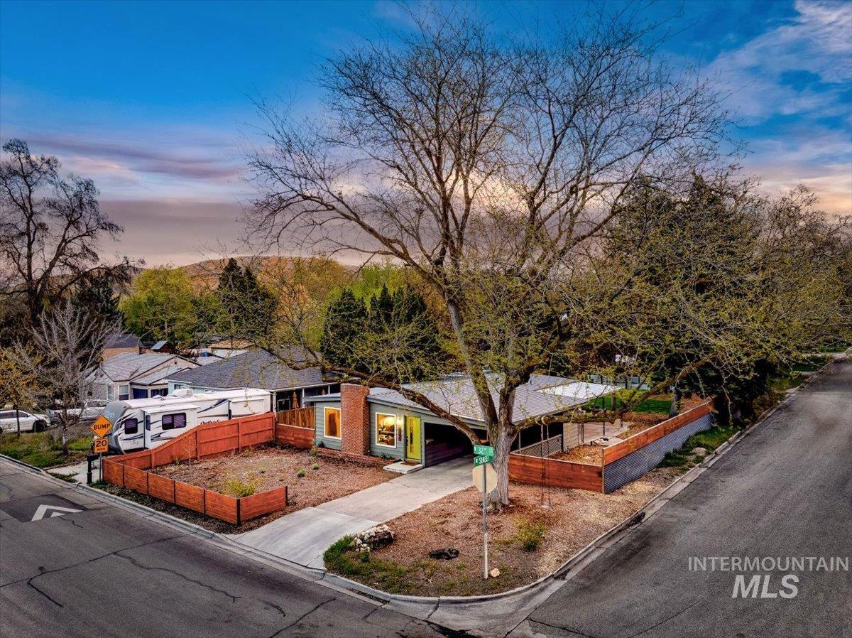 2500 N 32nd St, Boise, Idaho 83703, 3 Bedrooms, 1 Bathroom, Residential For Sale, Price $547,000,MLS 98983244