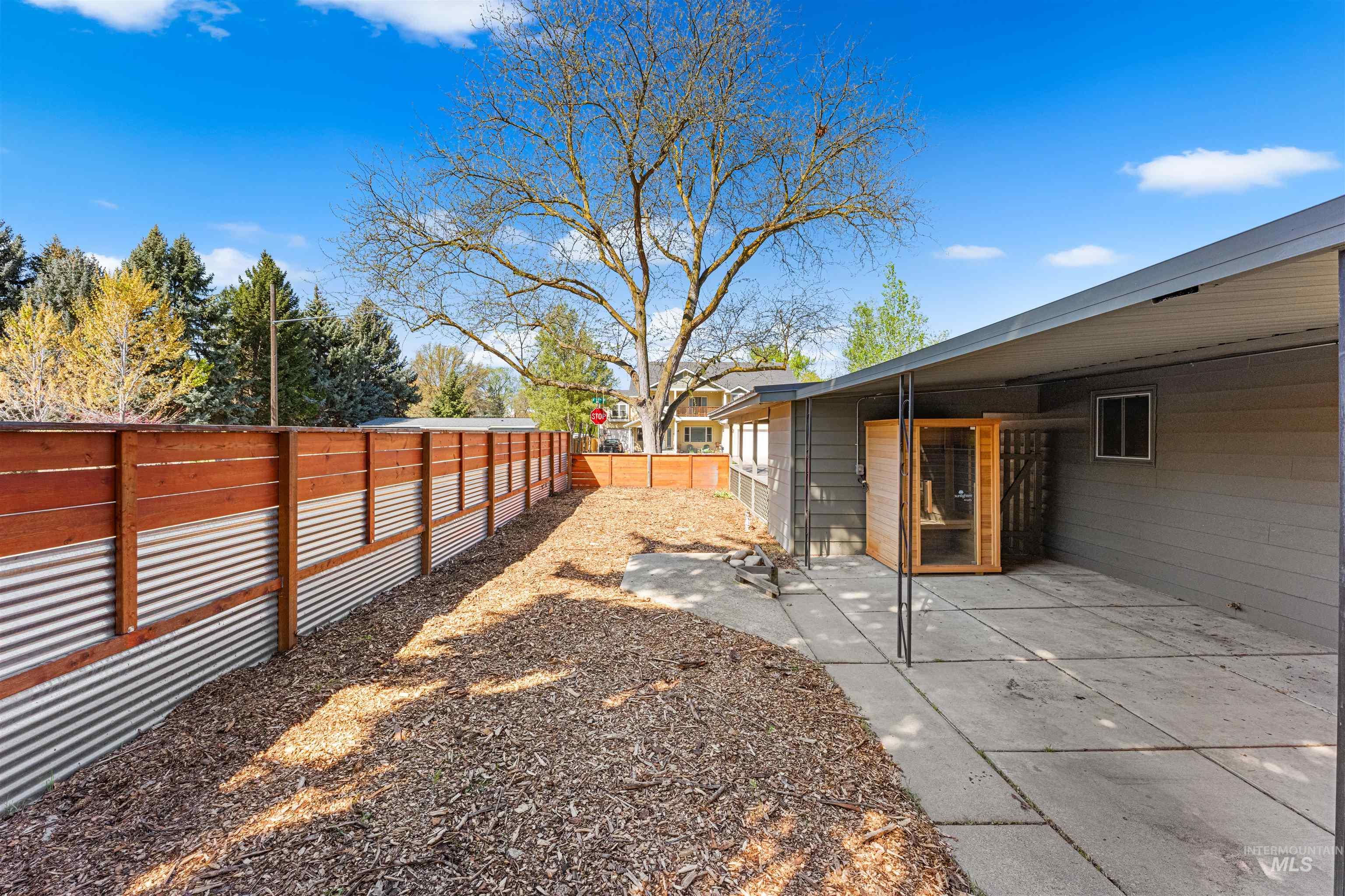 2500 N 32nd St, Boise, Idaho 83703, 3 Bedrooms, 1 Bathroom, Residential For Sale, Price $547,000,MLS 98983244