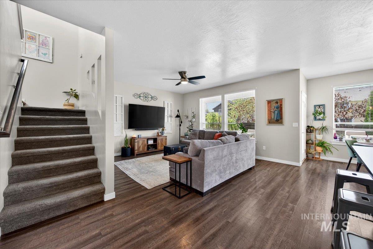 3053 W Tango Creek St., Meridian, Idaho 83646, 5 Bedrooms, 2.5 Bathrooms, Residential For Sale, Price $599,000,MLS 98983245