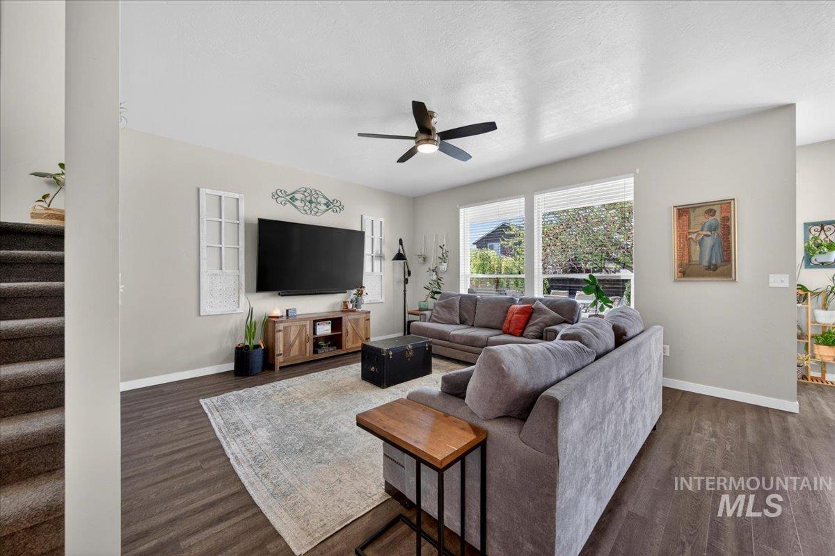 3053 W Tango Creek St., Meridian, Idaho 83646, 5 Bedrooms, 2.5 Bathrooms, Residential For Sale, Price $599,000,MLS 98983245