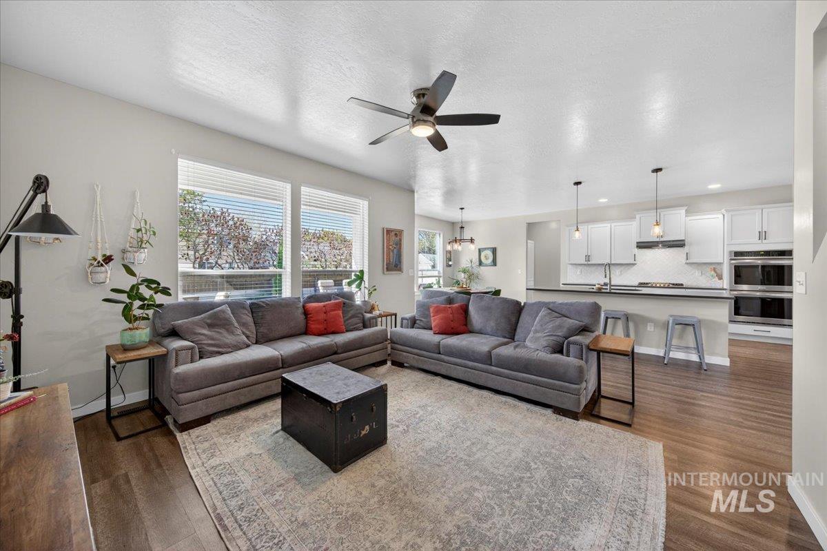 3053 W Tango Creek St., Meridian, Idaho 83646, 5 Bedrooms, 2.5 Bathrooms, Residential For Sale, Price $599,000,MLS 98983245