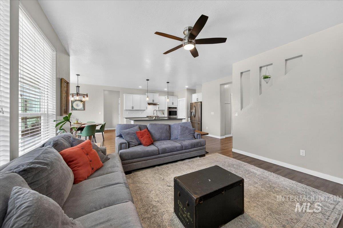 3053 W Tango Creek St., Meridian, Idaho 83646, 5 Bedrooms, 2.5 Bathrooms, Residential For Sale, Price $599,000,MLS 98983245