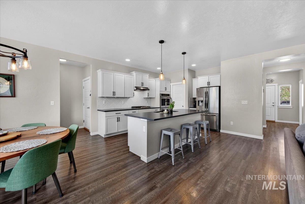 3053 W Tango Creek St., Meridian, Idaho 83646, 5 Bedrooms, 2.5 Bathrooms, Residential For Sale, Price $599,000,MLS 98983245