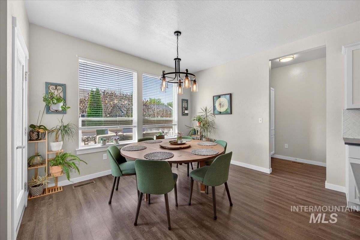 3053 W Tango Creek St., Meridian, Idaho 83646, 5 Bedrooms, 2.5 Bathrooms, Residential For Sale, Price $599,000,MLS 98983245