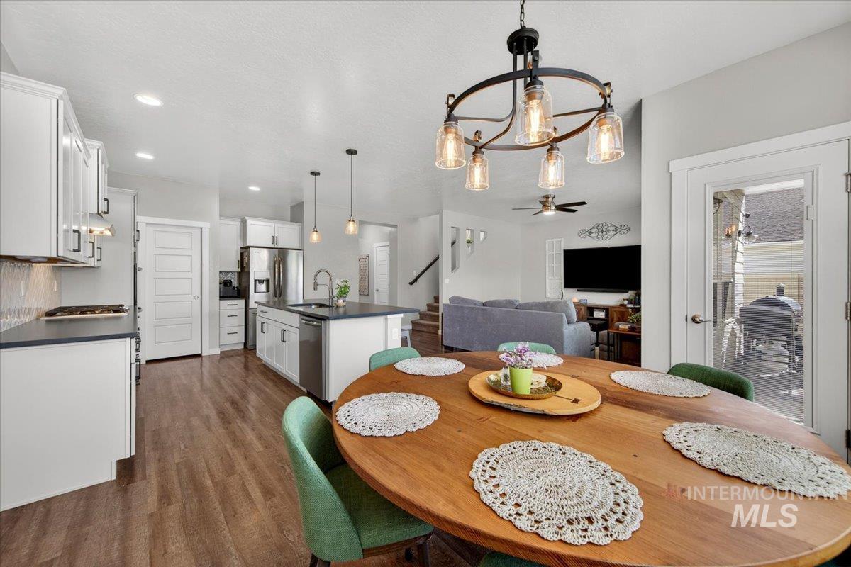 3053 W Tango Creek St., Meridian, Idaho 83646, 5 Bedrooms, 2.5 Bathrooms, Residential For Sale, Price $599,000,MLS 98983245