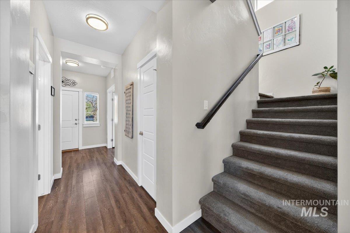 3053 W Tango Creek St., Meridian, Idaho 83646, 5 Bedrooms, 2.5 Bathrooms, Residential For Sale, Price $599,000,MLS 98983245