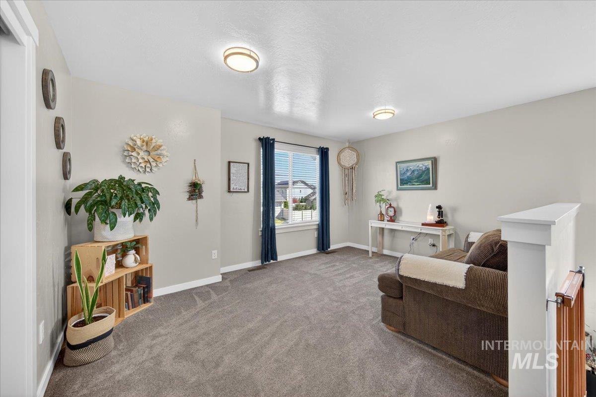 3053 W Tango Creek St., Meridian, Idaho 83646, 5 Bedrooms, 2.5 Bathrooms, Residential For Sale, Price $599,000,MLS 98983245