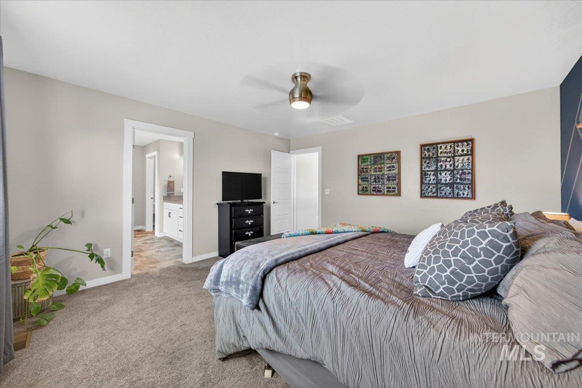 3053 W Tango Creek St., Meridian, Idaho 83646, 5 Bedrooms, 2.5 Bathrooms, Residential For Sale, Price $599,000,MLS 98983245