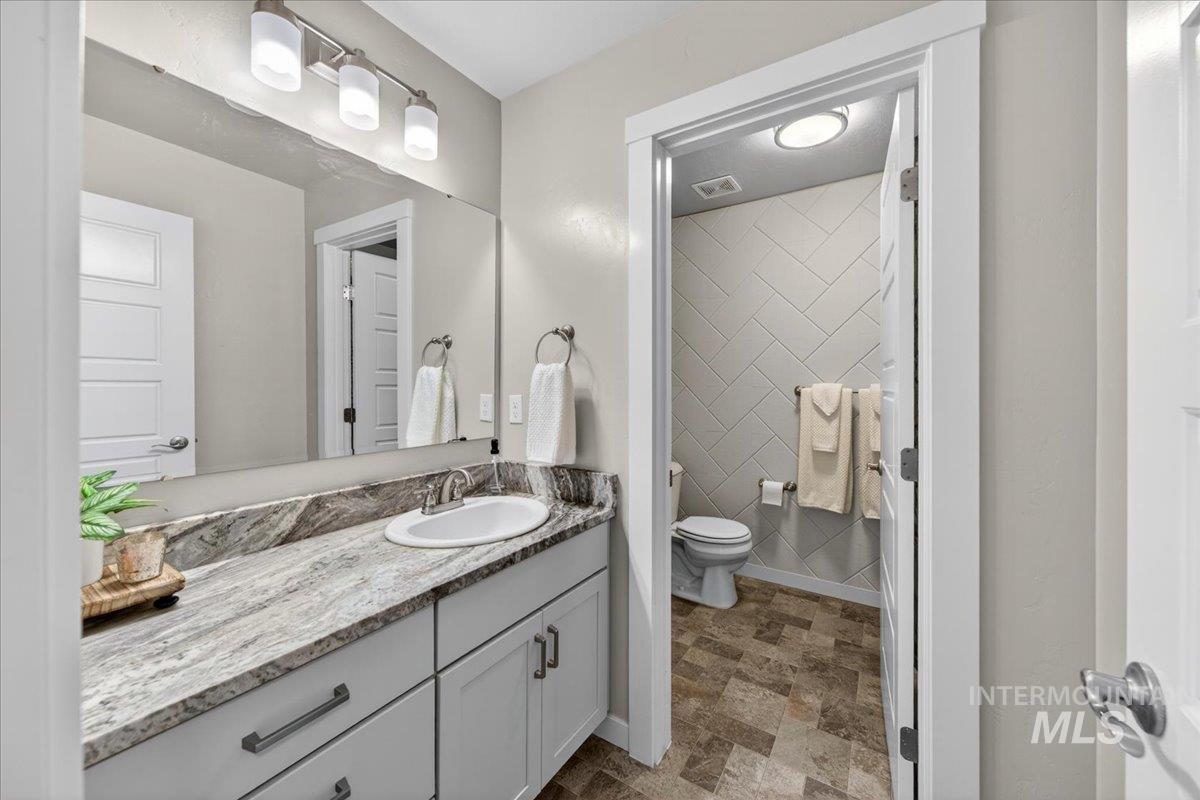 3053 W Tango Creek St., Meridian, Idaho 83646, 5 Bedrooms, 2.5 Bathrooms, Residential For Sale, Price $599,000,MLS 98983245