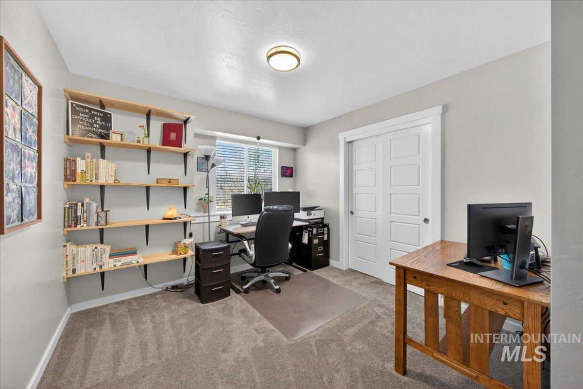 3053 W Tango Creek St., Meridian, Idaho 83646, 5 Bedrooms, 2.5 Bathrooms, Residential For Sale, Price $599,000,MLS 98983245