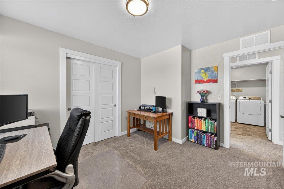 3053 W Tango Creek St., Meridian, Idaho 83646, 5 Bedrooms, 2.5 Bathrooms, Residential For Sale, Price $599,000,MLS 98983245