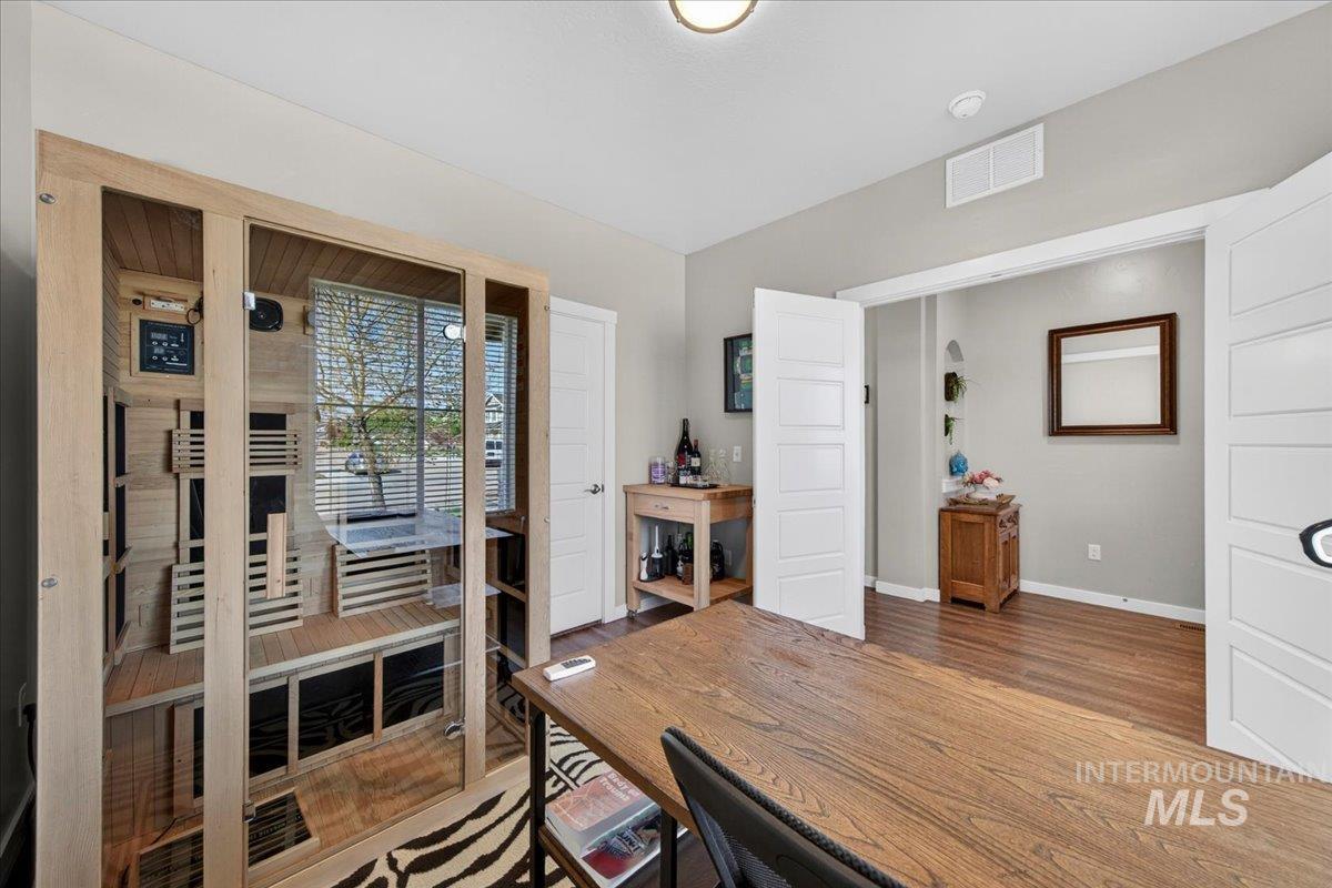 3053 W Tango Creek St., Meridian, Idaho 83646, 5 Bedrooms, 2.5 Bathrooms, Residential For Sale, Price $599,000,MLS 98983245