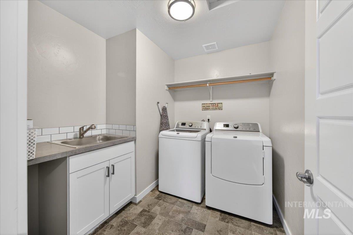 3053 W Tango Creek St., Meridian, Idaho 83646, 5 Bedrooms, 2.5 Bathrooms, Residential For Sale, Price $599,000,MLS 98983245