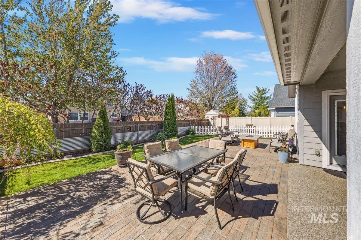 3053 W Tango Creek St., Meridian, Idaho 83646, 5 Bedrooms, 2.5 Bathrooms, Residential For Sale, Price $599,000,MLS 98983245