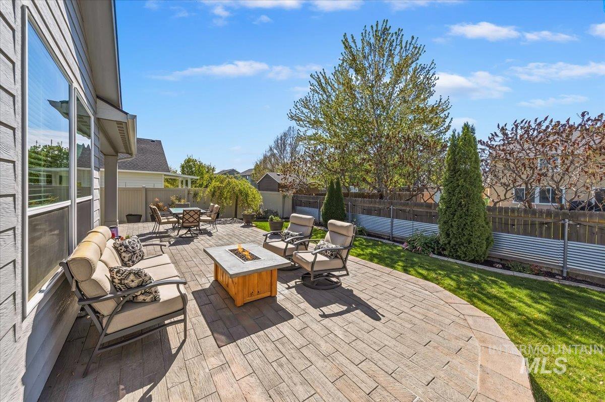 3053 W Tango Creek St., Meridian, Idaho 83646, 5 Bedrooms, 2.5 Bathrooms, Residential For Sale, Price $599,000,MLS 98983245