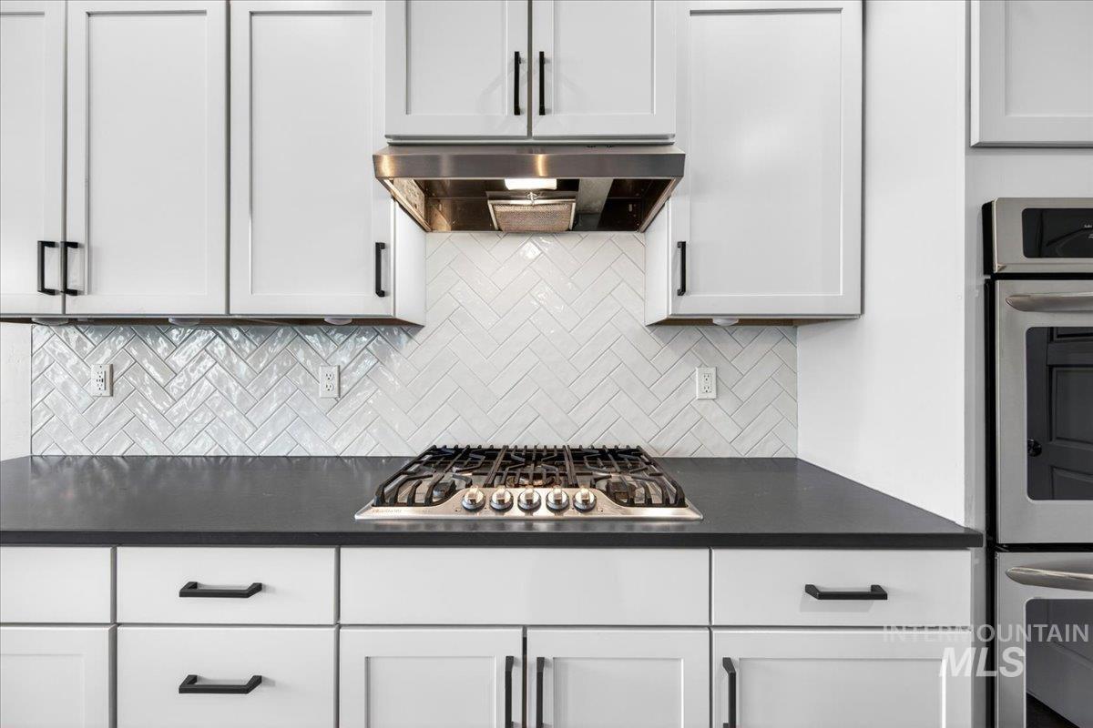 3053 W Tango Creek St., Meridian, Idaho 83646, 5 Bedrooms, 2.5 Bathrooms, Residential For Sale, Price $599,000,MLS 98983245