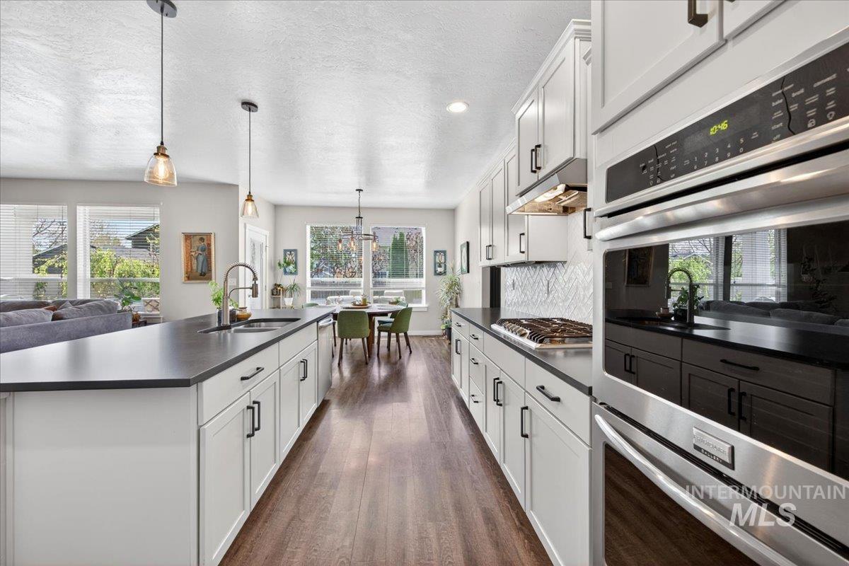 3053 W Tango Creek St., Meridian, Idaho 83646, 5 Bedrooms, 2.5 Bathrooms, Residential For Sale, Price $599,000,MLS 98983245