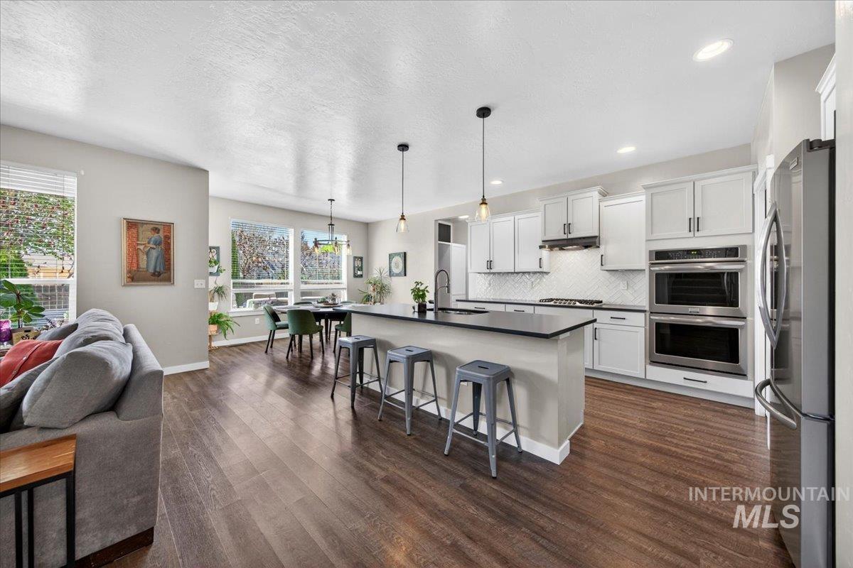 3053 W Tango Creek St., Meridian, Idaho 83646, 5 Bedrooms, 2.5 Bathrooms, Residential For Sale, Price $599,000,MLS 98983245