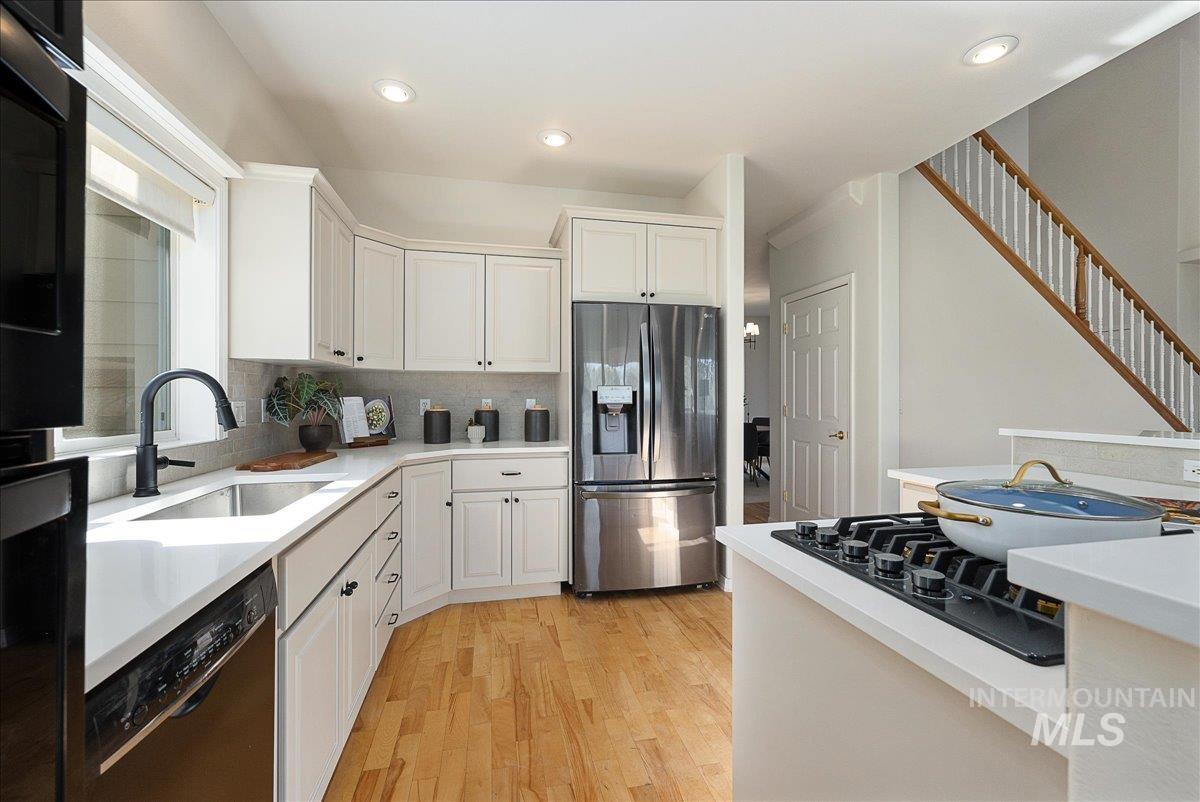 1130 W Colchester Dr, Eagle, Idaho 83616, 4 Bedrooms, 2.5 Bathrooms, Residential For Sale, Price $1,050,000,MLS 98983249