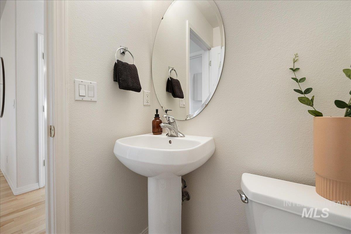 1130 W Colchester Dr, Eagle, Idaho 83616, 4 Bedrooms, 2.5 Bathrooms, Residential For Sale, Price $1,050,000,MLS 98983249