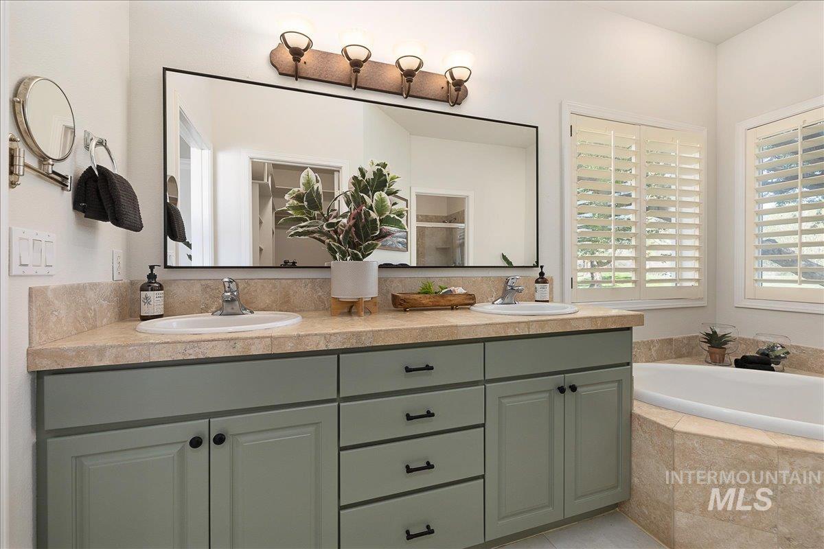 1130 W Colchester Dr, Eagle, Idaho 83616, 4 Bedrooms, 2.5 Bathrooms, Residential For Sale, Price $1,050,000,MLS 98983249