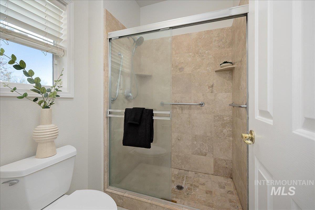 1130 W Colchester Dr, Eagle, Idaho 83616, 4 Bedrooms, 2.5 Bathrooms, Residential For Sale, Price $1,050,000,MLS 98983249