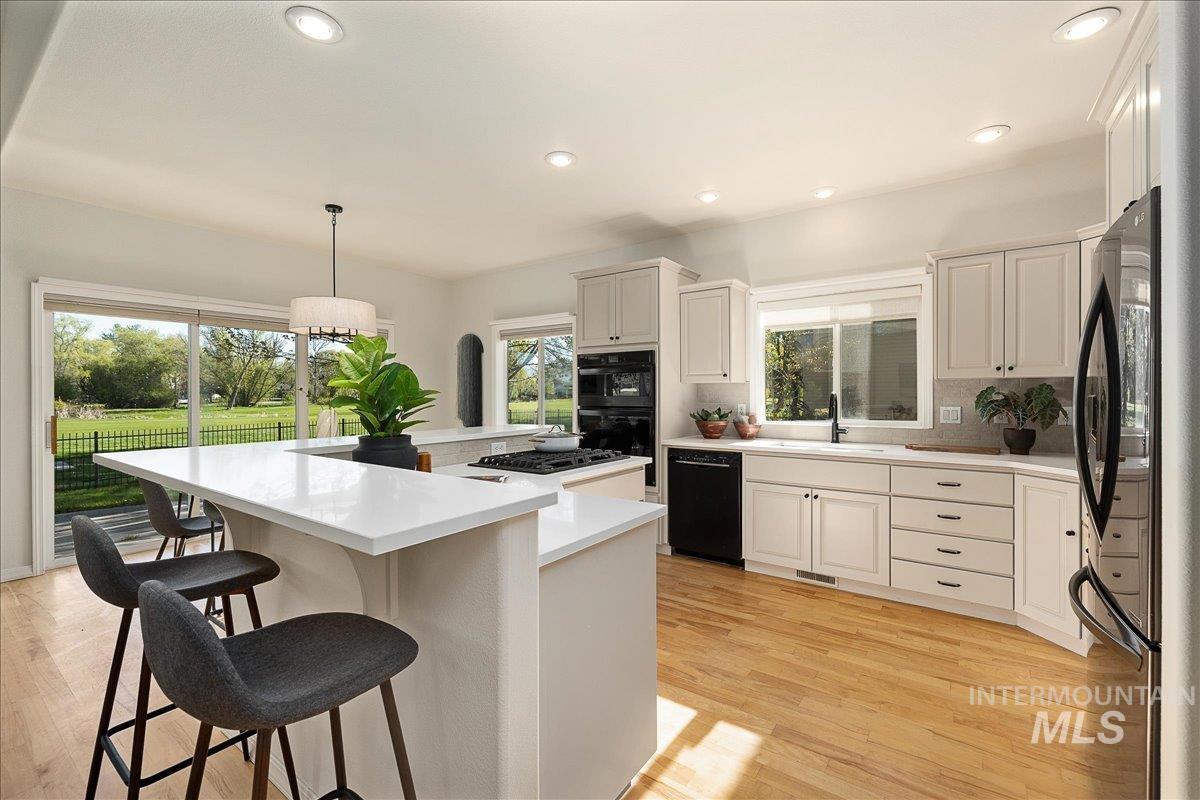 1130 W Colchester Dr, Eagle, Idaho 83616, 4 Bedrooms, 2.5 Bathrooms, Residential For Sale, Price $1,050,000,MLS 98983249