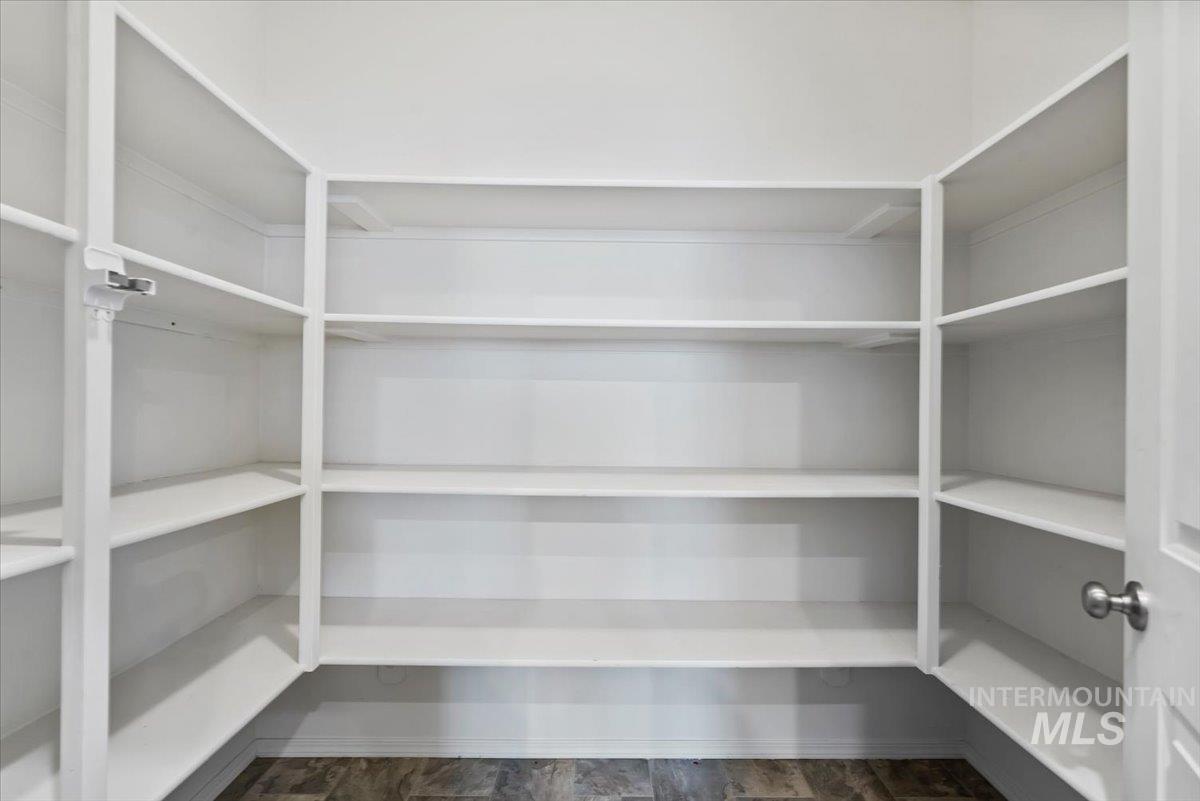 4004 Winged Dove St., Caldwell, Idaho 83605, 4 Bedrooms, 3 Bathrooms, Residential For Sale, Price $429,000,MLS 98983254