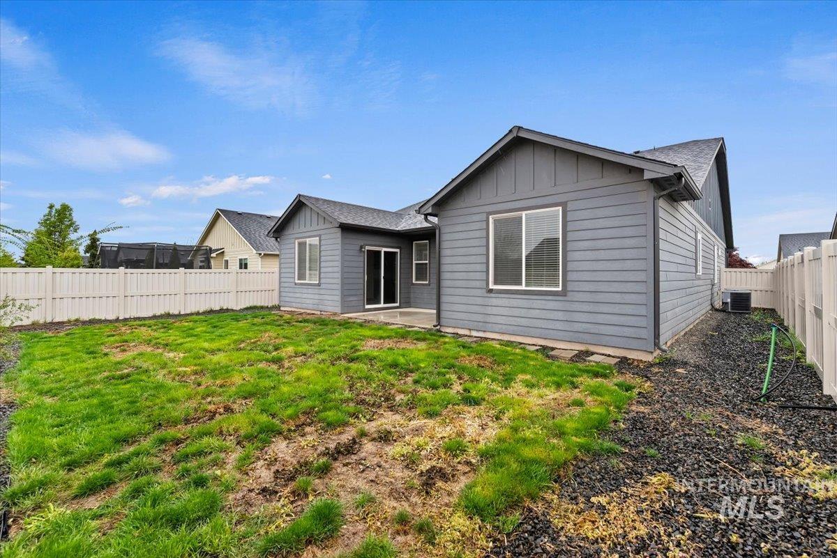 4004 Winged Dove St., Caldwell, Idaho 83605, 4 Bedrooms, 3 Bathrooms, Residential For Sale, Price $429,000,MLS 98983254